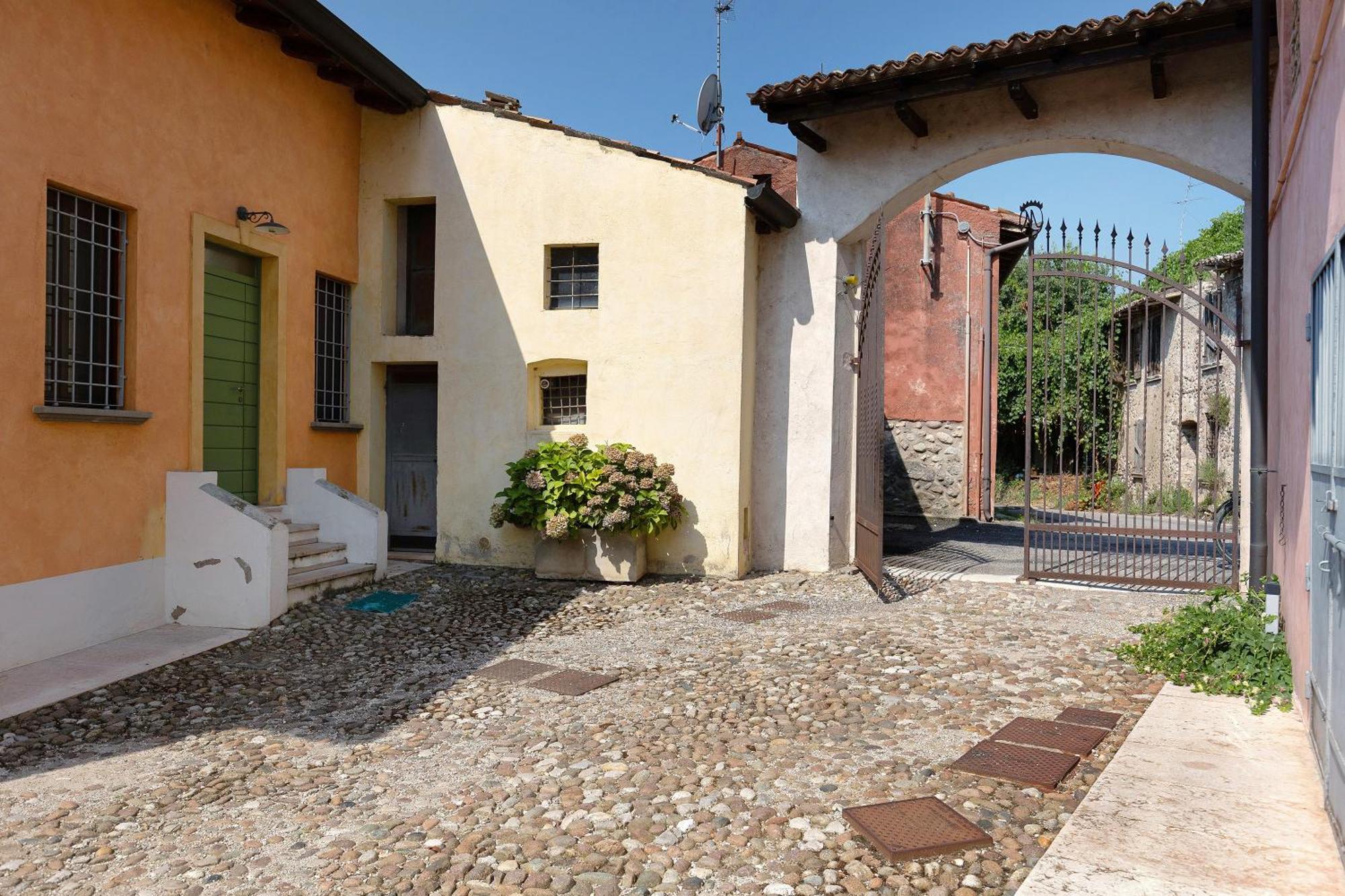 New Agriturismo Corte Olfino Monzambano Exterior foto